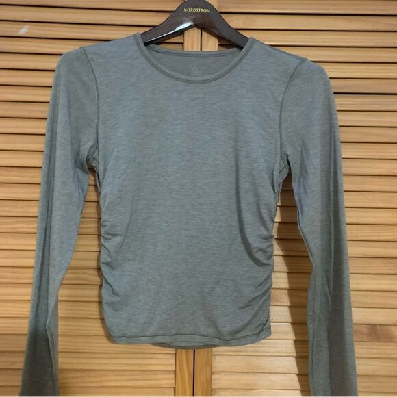 Lululemon Athletica long sleeve size 4 - Picture 2 of 5